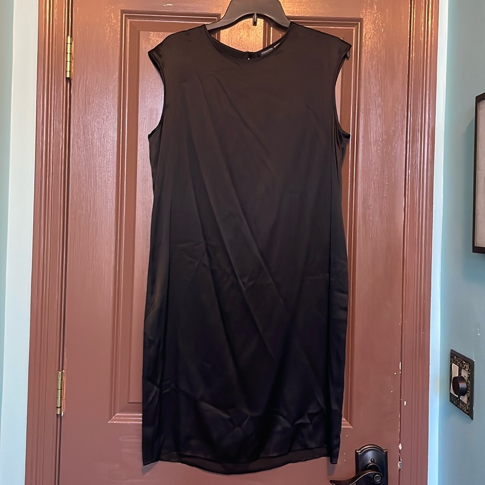 Magaschoni black 100% silk satiny shift dress 10